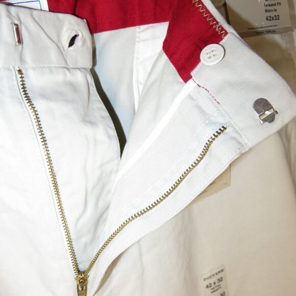 Dockers Iconic Khaki Pants Vintage 2005 Relaxed Fit Beige NEW NWT Mens 42 x 32 - Picture 6 of 16